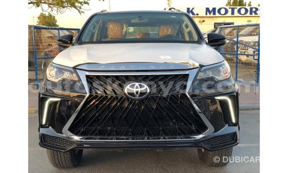 Nunua Imported Toyota Fortuner Nyeusi Gari ndani ya Import - Dubai nchini Kati Kenya Nunua Imported Toyota Fortuner Nyeusi Gari ndani ya Import - Dubai nchini Kati Kenya