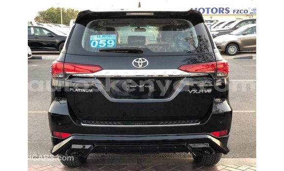 Nunua Imported Toyota Fortuner Nyeusi Gari ndani ya Import - Dubai nchini Kati Kenya Nunua Imported Toyota Fortuner Nyeusi Gari ndani ya Import - Dubai nchini Kati Kenya