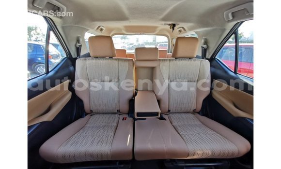 Nunua Imported Toyota Fortuner Nyeupe Gari ndani ya Import - Dubai nchini Kati Kenya Nunua Imported Toyota Fortuner Nyeupe Gari ndani ya Import - Dubai nchini Kati Kenya