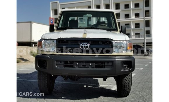 Buy Import Toyota Land Cruiser Beige Car in Import - Dubai in Central Kenya Buy Import Toyota Land Cruiser Beige Car in Import - Dubai in Central Kenya