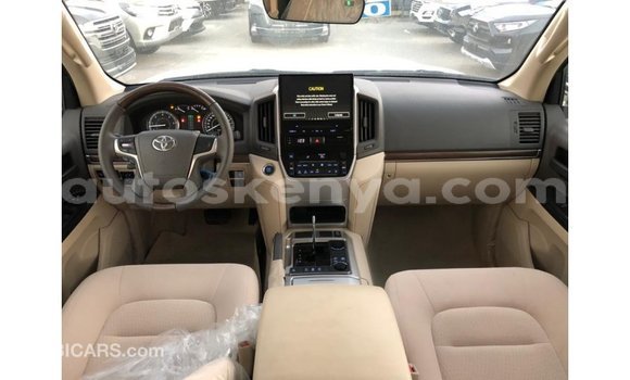 Buy Import Toyota Land Cruiser White Car in Import - Dubai in Central Kenya Buy Import Toyota Land Cruiser White Car in Import - Dubai in Central Kenya