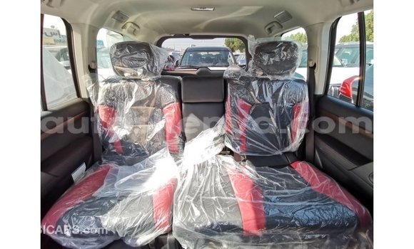 Nunua Imported Toyota Land Cruiser Nyeusi Gari ndani ya Import - Dubai nchini Kati Kenya Nunua Imported Toyota Land Cruiser Nyeusi Gari ndani ya Import - Dubai nchini Kati Kenya