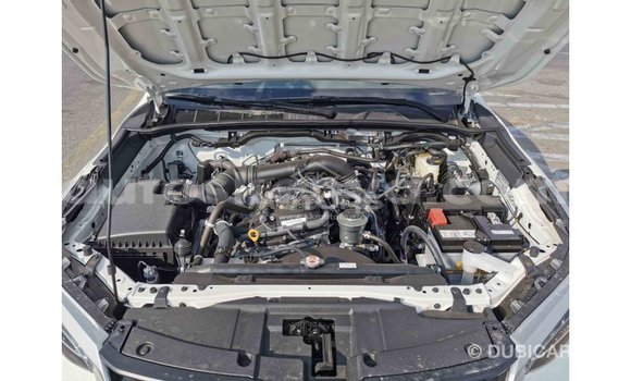 Nunua Imported Toyota Fortuner Nyeupe Gari ndani ya Import - Dubai nchini Kati Kenya Nunua Imported Toyota Fortuner Nyeupe Gari ndani ya Import - Dubai nchini Kati Kenya