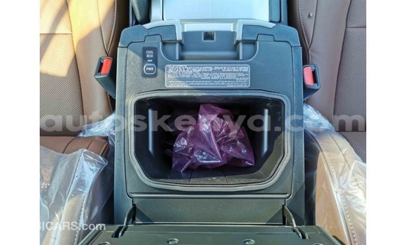 Buy Import Toyota Land Cruiser Black Car in Import - Dubai in Central Kenya Buy Import Toyota Land Cruiser Black Car in Import - Dubai in Central Kenya