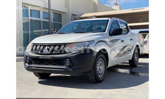 Imported Mitsubishi L200 White Makiinaa iti Import - Dubai keessatti Central Kenya keessatti Imported Mitsubishi L200 White Makiinaa iti Import - Dubai keessatti Central Kenya keessatti