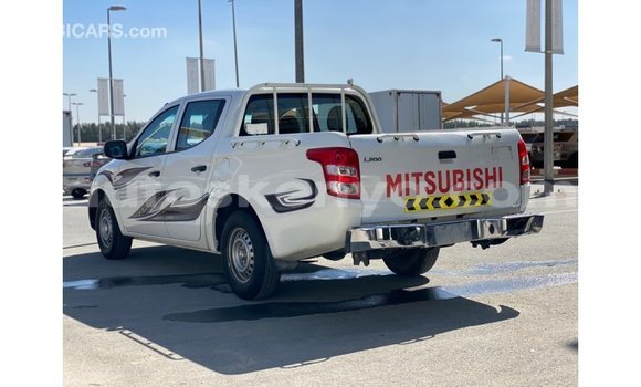 Imported Mitsubishi L200 White Makiinaa iti Import - Dubai keessatti Central Kenya keessatti Imported Mitsubishi L200 White Makiinaa iti Import - Dubai keessatti Central Kenya keessatti