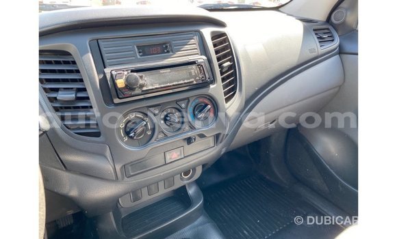 Imported Mitsubishi L200 White Makiinaa iti Import - Dubai keessatti Central Kenya keessatti Imported Mitsubishi L200 White Makiinaa iti Import - Dubai keessatti Central Kenya keessatti
