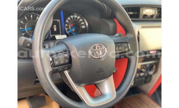 Nunua Imported Toyota Fortuner Nyeupe Gari ndani ya Import - Dubai nchini Kati Kenya Nunua Imported Toyota Fortuner Nyeupe Gari ndani ya Import - Dubai nchini Kati Kenya