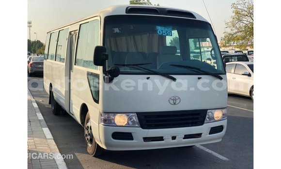 Nunua Imported Toyota Coaster Nyeupe Gari ndani ya Import - Dubai nchini Kati Kenya Nunua Imported Toyota Coaster Nyeupe Gari ndani ya Import - Dubai nchini Kati Kenya