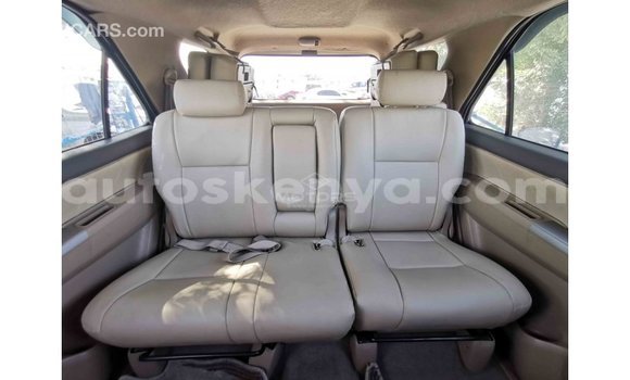 Nunua Imported Toyota Fortuner Nyeupe Gari ndani ya Import - Dubai nchini Kati Kenya Nunua Imported Toyota Fortuner Nyeupe Gari ndani ya Import - Dubai nchini Kati Kenya