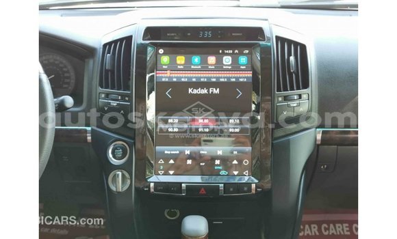 Nunua Imported Toyota Land Cruiser Nyeupe Gari ndani ya Import - Dubai nchini Kati Kenya Nunua Imported Toyota Land Cruiser Nyeupe Gari ndani ya Import - Dubai nchini Kati Kenya
