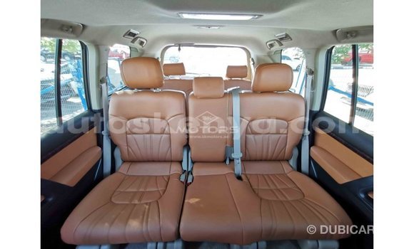 Nunua Imported Toyota Land Cruiser Nyeupe Gari ndani ya Import - Dubai nchini Kati Kenya Nunua Imported Toyota Land Cruiser Nyeupe Gari ndani ya Import - Dubai nchini Kati Kenya
