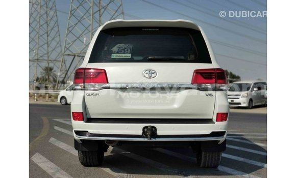 Buy Import Toyota Land Cruiser White Car in Import - Dubai in Central Kenya Buy Import Toyota Land Cruiser White Car in Import - Dubai in Central Kenya