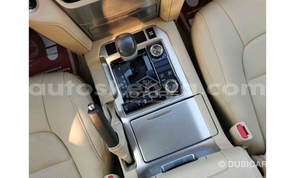 Buy Import Toyota Land Cruiser White Car in Import - Dubai in Central Kenya Buy Import Toyota Land Cruiser White Car in Import - Dubai in Central Kenya
