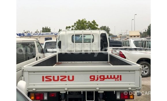 Nunua Imported Isuzu Bighorn Nyeupe Lori ndani ya Import - Dubai nchini Kati Kenya Nunua Imported Isuzu Bighorn Nyeupe Lori ndani ya Import - Dubai nchini Kati Kenya