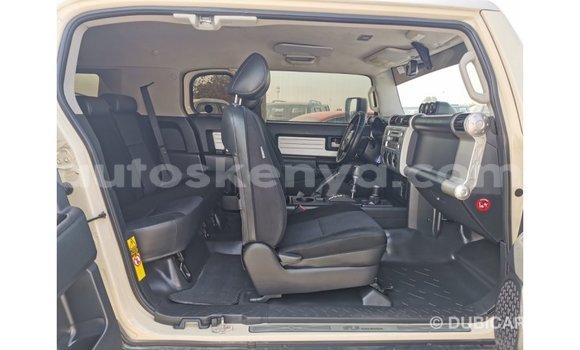 Nunua Imported Toyota FJ Cruiser Beige Gari ndani ya Import - Dubai nchini Kati Kenya Nunua Imported Toyota FJ Cruiser Beige Gari ndani ya Import - Dubai nchini Kati Kenya