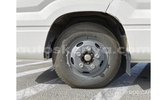 Nunua Imported Toyota Coaster Nyeupe Gari ndani ya Import - Dubai nchini Kati Kenya Nunua Imported Toyota Coaster Nyeupe Gari ndani ya Import - Dubai nchini Kati Kenya