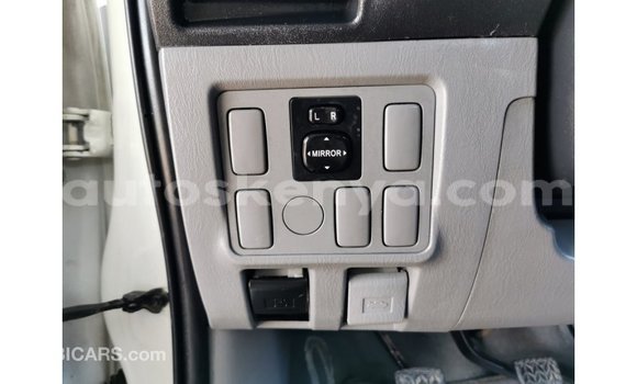 Imported Toyota Hilux White Makiinaa iti Import - Dubai keessatti Central Kenya keessatti Imported Toyota Hilux White Makiinaa iti Import - Dubai keessatti Central Kenya keessatti