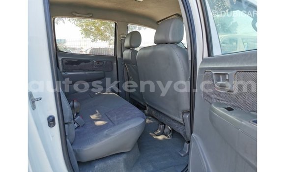 Imported Toyota Hilux White Makiinaa iti Import - Dubai keessatti Central Kenya keessatti Imported Toyota Hilux White Makiinaa iti Import - Dubai keessatti Central Kenya keessatti