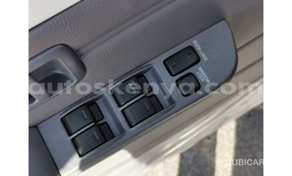 Imported Toyota Land Cruiser White Makiinaa iti Import - Dubai keessatti Central Kenya keessatti Imported Toyota Land Cruiser White Makiinaa iti Import - Dubai keessatti Central Kenya keessatti