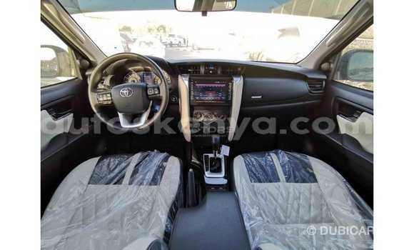 Imported Toyota Fortuner Black Makiinaa iti Import - Dubai keessatti Central Kenya keessatti Imported Toyota Fortuner Black Makiinaa iti Import - Dubai keessatti Central Kenya keessatti