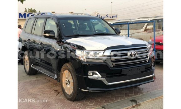 Nunua Imported Toyota Land Cruiser Nyeusi Gari ndani ya Import - Dubai nchini Kati Kenya Nunua Imported Toyota Land Cruiser Nyeusi Gari ndani ya Import - Dubai nchini Kati Kenya