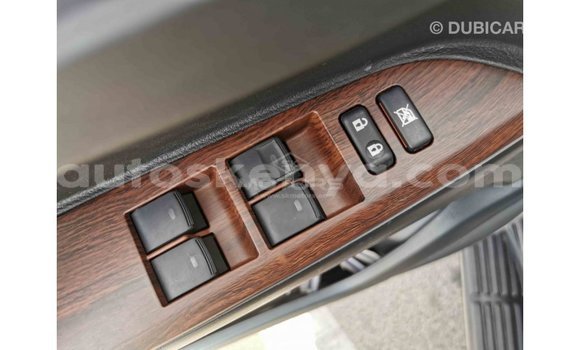 Imported Toyota Land Cruiser Black Makiinaa iti Import - Dubai keessatti Central Kenya keessatti Imported Toyota Land Cruiser Black Makiinaa iti Import - Dubai keessatti Central Kenya keessatti