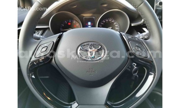 Nunua Imported Toyota C-HR Nyekundu Gari ndani ya Import - Dubai nchini Kati Kenya Nunua Imported Toyota C-HR Nyekundu Gari ndani ya Import - Dubai nchini Kati Kenya