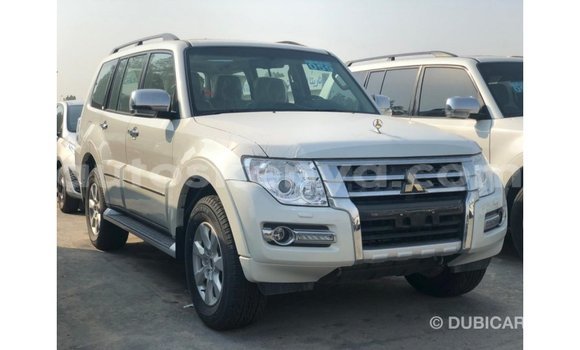 Nunua Imported Mitsubishi Pajero Nyeupe Gari ndani ya Import - Dubai nchini Kati Kenya Nunua Imported Mitsubishi Pajero Nyeupe Gari ndani ya Import - Dubai nchini Kati Kenya