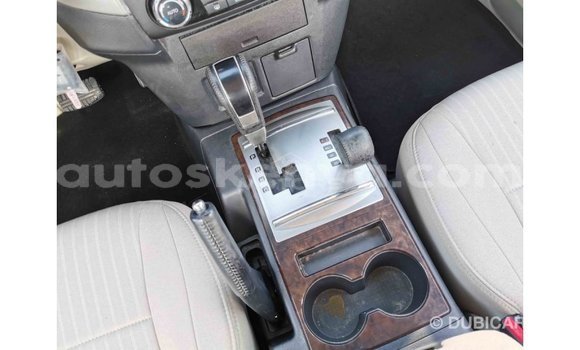 Imported Mitsubishi Pajero White Makiinaa iti Import - Dubai keessatti Central Kenya keessatti Imported Mitsubishi Pajero White Makiinaa iti Import - Dubai keessatti Central Kenya keessatti