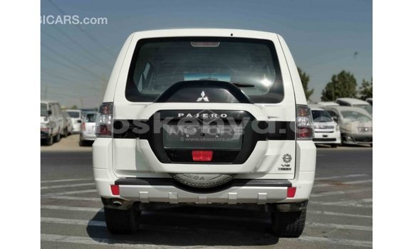 Nunua Imported Mitsubishi Pajero Nyeupe Gari ndani ya Import - Dubai nchini Kati Kenya Nunua Imported Mitsubishi Pajero Nyeupe Gari ndani ya Import - Dubai nchini Kati Kenya