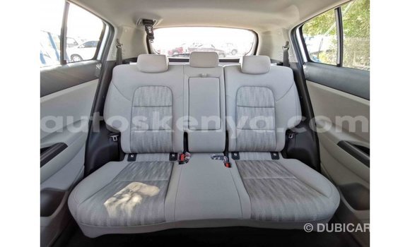 Imported Kia Sportage White Makiinaa iti Import - Dubai keessatti Central Kenya keessatti Imported Kia Sportage White Makiinaa iti Import - Dubai keessatti Central Kenya keessatti