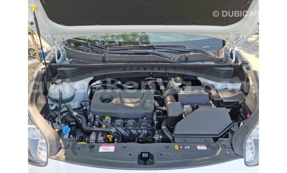 Imported Kia Sportage White Makiinaa iti Import - Dubai keessatti Central Kenya keessatti Imported Kia Sportage White Makiinaa iti Import - Dubai keessatti Central Kenya keessatti