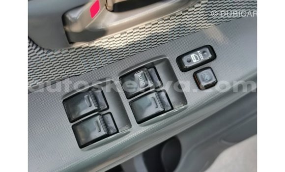 Imported Toyota Hilux White Makiinaa iti Import - Dubai keessatti Central Kenya keessatti Imported Toyota Hilux White Makiinaa iti Import - Dubai keessatti Central Kenya keessatti