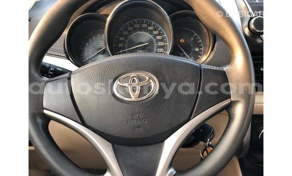 Nunua Imported Toyota Yaris Nyeupe Gari ndani ya Import - Dubai nchini Kati Kenya Nunua Imported Toyota Yaris Nyeupe Gari ndani ya Import - Dubai nchini Kati Kenya