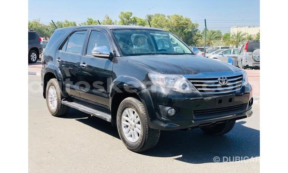 Nunua Imported Toyota Fortuner Nyeusi Gari ndani ya Import - Dubai nchini Kati Kenya Nunua Imported Toyota Fortuner Nyeusi Gari ndani ya Import - Dubai nchini Kati Kenya