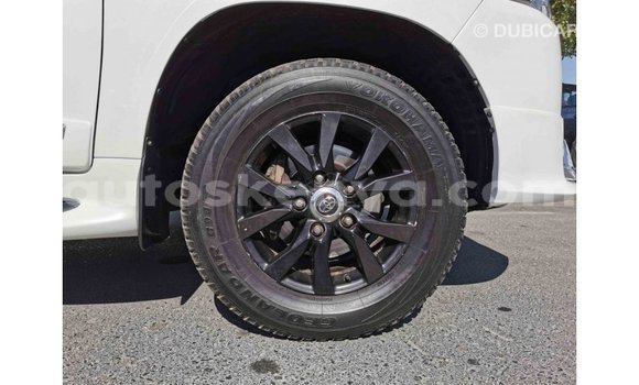 Buy Import Toyota Land Cruiser White Car in Import - Dubai in Central Kenya Buy Import Toyota Land Cruiser White Car in Import - Dubai in Central Kenya