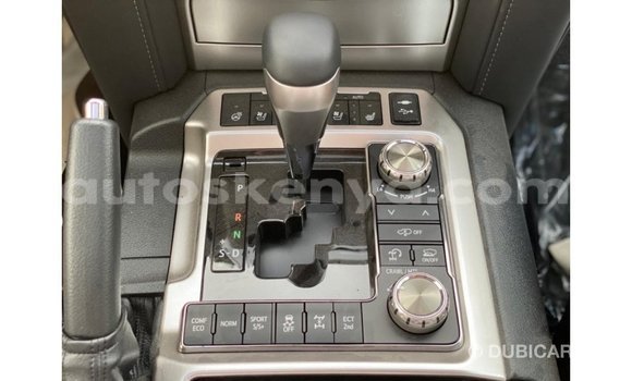 Imported Toyota Land Cruiser White Makiinaa iti Import - Dubai keessatti Central Kenya keessatti Imported Toyota Land Cruiser White Makiinaa iti Import - Dubai keessatti Central Kenya keessatti