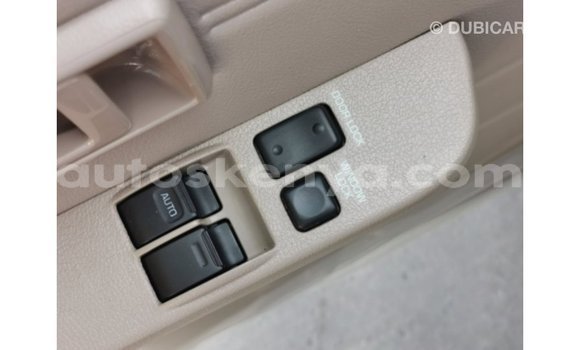 Nunua Imported Toyota Land Cruiser Nyeupe Gari ndani ya Import - Dubai nchini Kati Kenya Nunua Imported Toyota Land Cruiser Nyeupe Gari ndani ya Import - Dubai nchini Kati Kenya