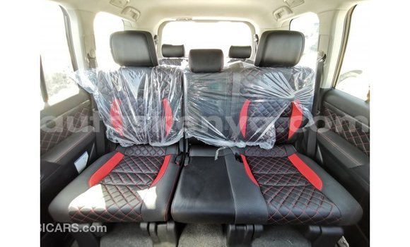 Buy Import Toyota Land Cruiser White Car in Import - Dubai in Central Kenya Buy Import Toyota Land Cruiser White Car in Import - Dubai in Central Kenya