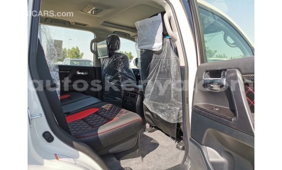 Buy Import Toyota Land Cruiser White Car in Import - Dubai in Central Kenya Buy Import Toyota Land Cruiser White Car in Import - Dubai in Central Kenya