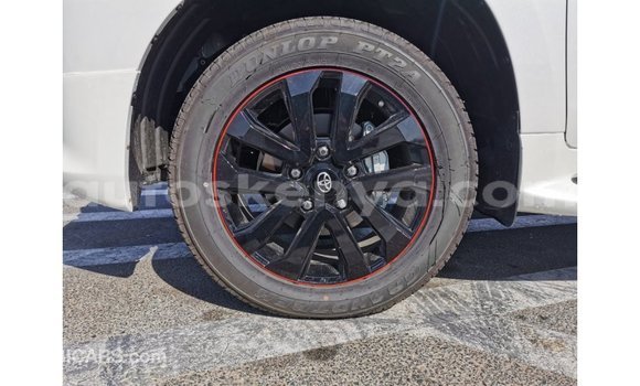 Buy Import Toyota Land Cruiser White Car in Import - Dubai in Central Kenya Buy Import Toyota Land Cruiser White Car in Import - Dubai in Central Kenya