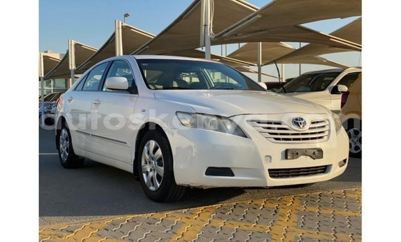 Imported Toyota Camry White Makiinaa iti Import - Dubai keessatti Central Kenya keessatti Imported Toyota Camry White Makiinaa iti Import - Dubai keessatti Central Kenya keessatti