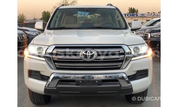 Buy Import Toyota Land Cruiser White Car in Import - Dubai in Central Kenya Buy Import Toyota Land Cruiser White Car in Import - Dubai in Central Kenya