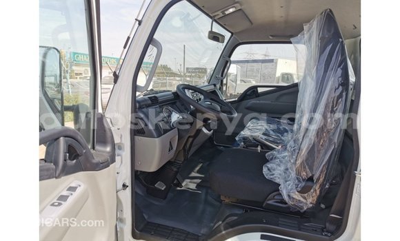 Buy Import Mitsubishi Fuso White Truck in Import - Dubai in Central Kenya Buy Import Mitsubishi Fuso White Truck in Import - Dubai in Central Kenya