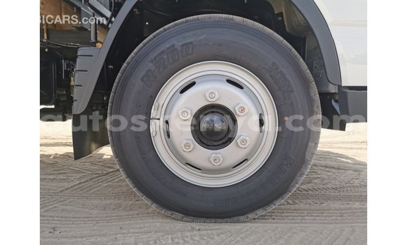 Buy Import Mitsubishi Fuso White Truck in Import - Dubai in Central Kenya Buy Import Mitsubishi Fuso White Truck in Import - Dubai in Central Kenya