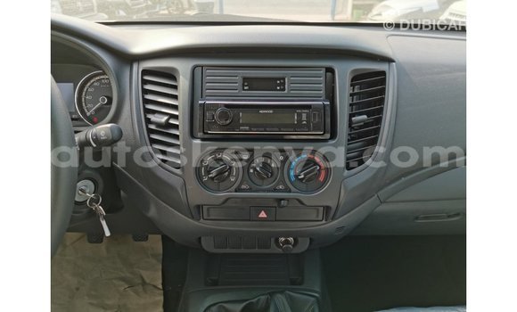 Imported Mitsubishi L200 White Makiinaa iti Import - Dubai keessatti Central Kenya keessatti Imported Mitsubishi L200 White Makiinaa iti Import - Dubai keessatti Central Kenya keessatti