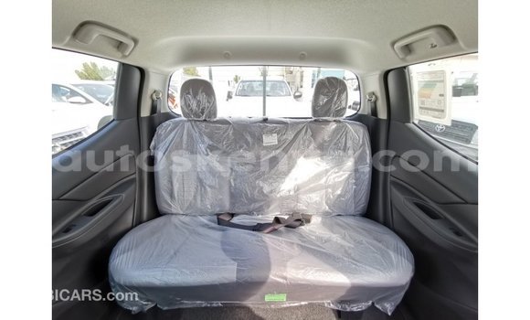 Imported Mitsubishi L200 White Makiinaa iti Import - Dubai keessatti Central Kenya keessatti Imported Mitsubishi L200 White Makiinaa iti Import - Dubai keessatti Central Kenya keessatti