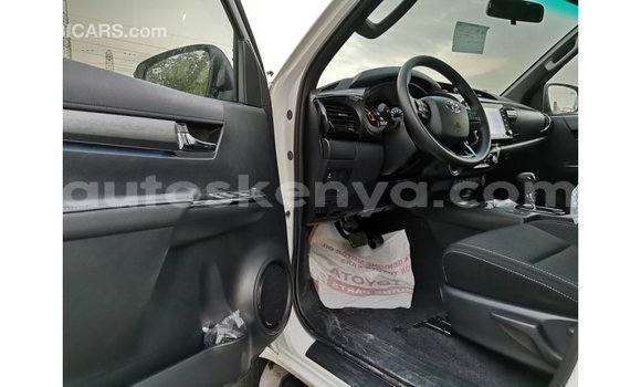Nunua Imported Toyota Hilux Nyeupe Gari ndani ya Import - Dubai nchini Kati Kenya Nunua Imported Toyota Hilux Nyeupe Gari ndani ya Import - Dubai nchini Kati Kenya