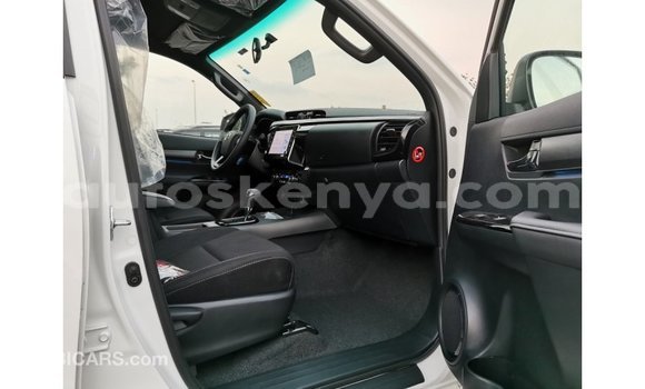 Nunua Imported Toyota Hilux Nyeupe Gari ndani ya Import - Dubai nchini Kati Kenya Nunua Imported Toyota Hilux Nyeupe Gari ndani ya Import - Dubai nchini Kati Kenya